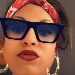 Meet your Posher, Sunamy